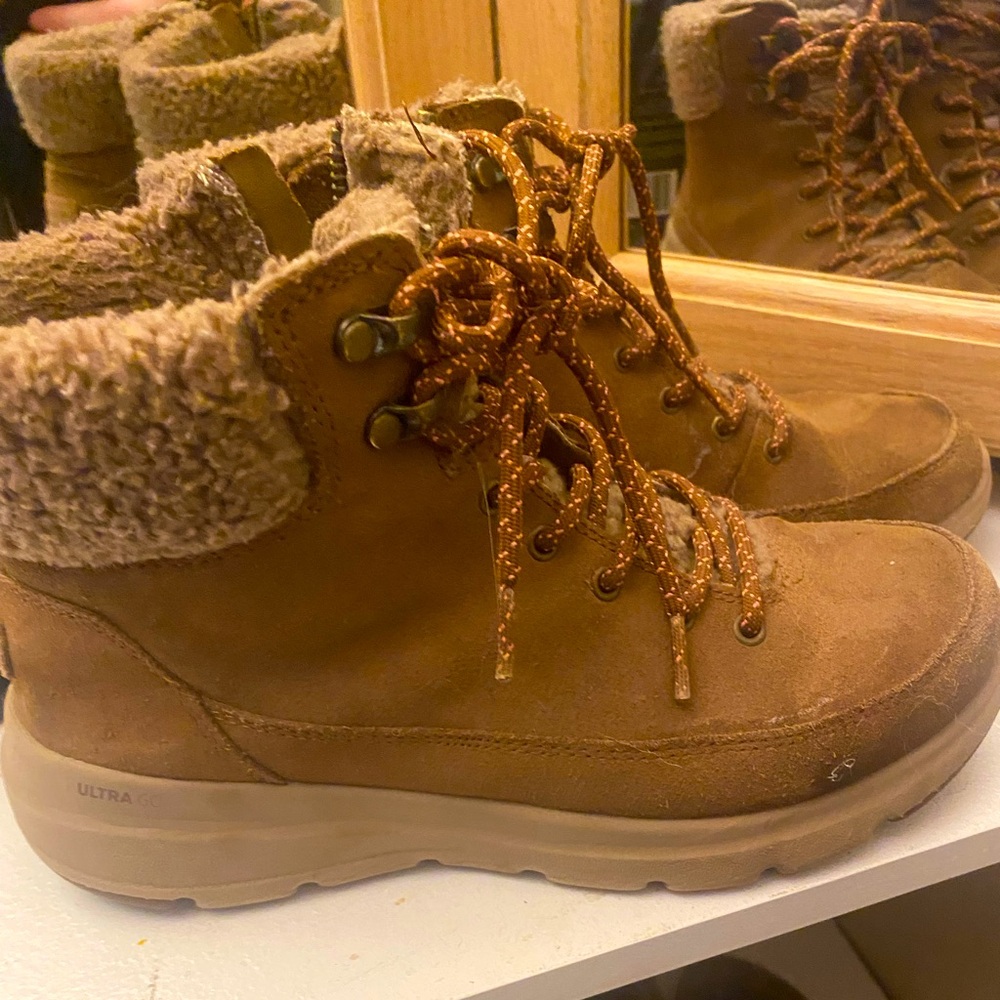 Size 7.5 Sketchers Booties🤎🍂🤎